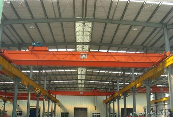 Installation of Small Double Beam Bridge Crane in Steel Structure Workshop