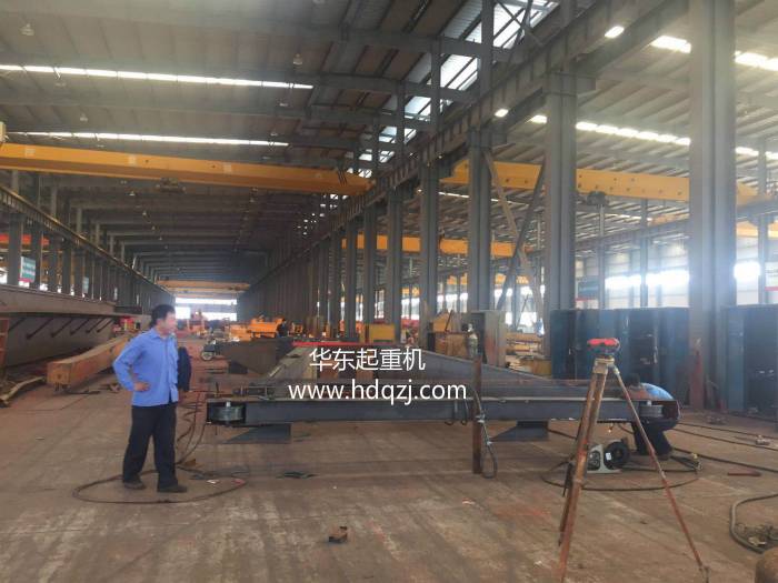 MHBtype5T-24.1MHalf gantry crane shipment